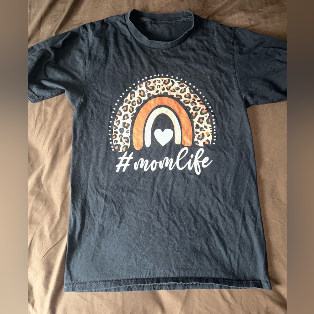 Cheetah “#momlife” tshirt